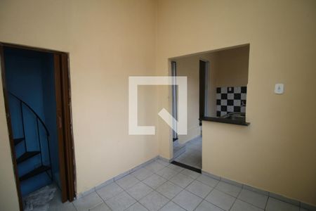 Sala de casa à venda com 2 quartos, 50m² em Olaria, Rio de Janeiro