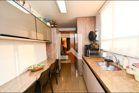 Apartamento à venda com 192m², 3 quartos e 3 vagasCozinha