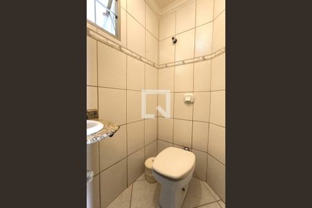 Casa de condomínio à venda com 156m², 3 quartos e 3 vagasLavabo