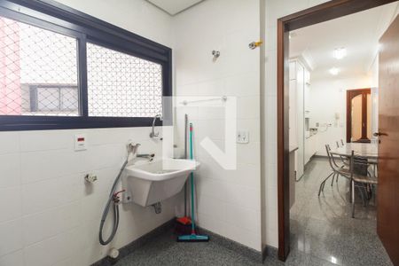 Apartamento à venda com 120m², 3 quartos e 3 vagas Apartamento à venda com 120m², 3 quartos e 3 vagasÁrea de Serviço
