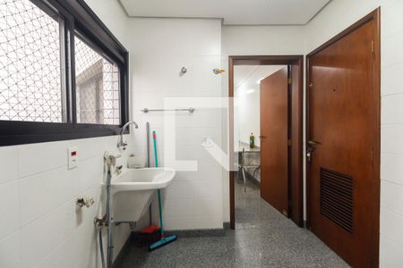 Apartamento à venda com 120m², 3 quartos e 3 vagas Apartamento à venda com 120m², 3 quartos e 3 vagasÁrea de Serviço