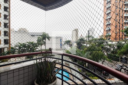 Apartamento à venda com 120m², 3 quartos e 3 vagas Apartamento à venda com 120m², 3 quartos e 3 vagasVaranda Quarto 2