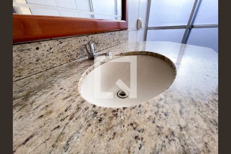 Apartamento à venda com 100m², 3 quartos e 1 vaga Apartamento à venda com 100m², 3 quartos e 1 vagaBanheiro 2