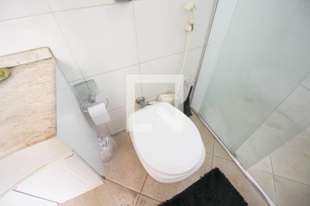 Casa à venda com 175m², 3 quartos e 3 vagas Casa à venda com 175m², 3 quartos e 3 vagasBanheiro 2