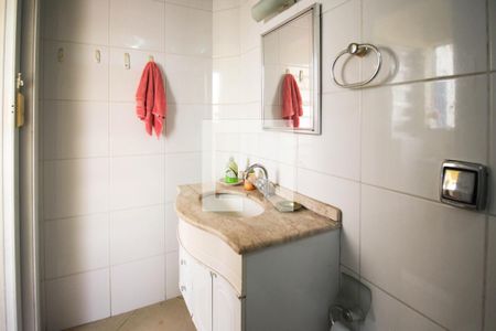 Casa à venda com 175m², 3 quartos e 3 vagas Casa à venda com 175m², 3 quartos e 3 vagasBanheiro 2