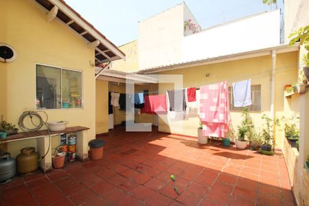 Casa à venda com 175m², 3 quartos e 3 vagas Casa à venda com 175m², 3 quartos e 3 vagasQuintal