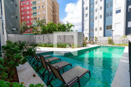 Apartamento para alugar com 42m², 2 quartos e sem vaga Apartamento para alugar com 42m², 2 quartos e sem vagaÁrea comum - Piscina