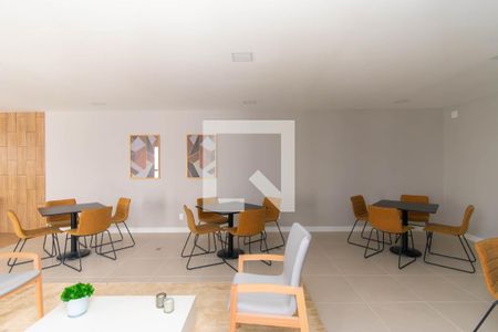Apartamento para alugar com 42m², 2 quartos e sem vaga Apartamento para alugar com 42m², 2 quartos e sem vagaÁrea comum - Salão de festas