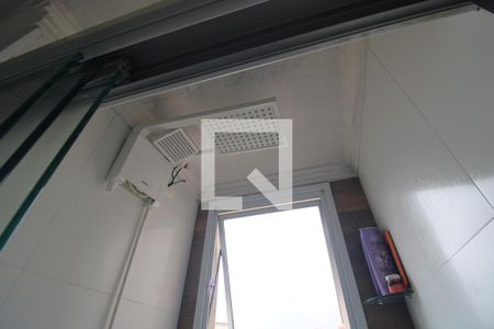 Apartamento à venda com 41m², 2 quartos e sem vagaChuveiro