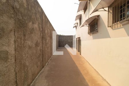 Casa à venda com 295m², 4 quartos e 16 vagas Casa à venda com 295m², 4 quartos e 16 vagasQuintal