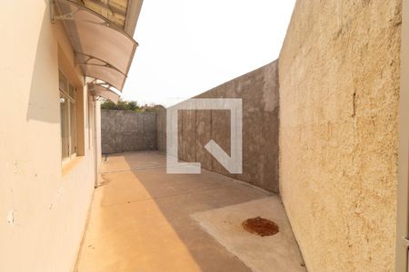 Casa à venda com 295m², 4 quartos e 16 vagas Casa à venda com 295m², 4 quartos e 16 vagasQuintal