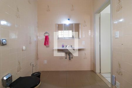 Casa à venda com 295m², 4 quartos e 16 vagas Casa à venda com 295m², 4 quartos e 16 vagasBanheiro da Suíte 01