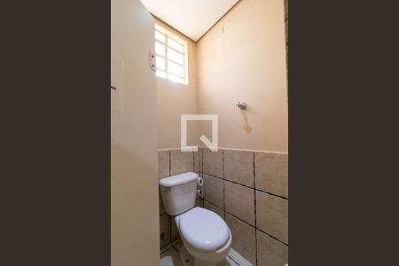 Casa à venda com 295m², 4 quartos e 16 vagas Casa à venda com 295m², 4 quartos e 16 vagasBanheiro 01