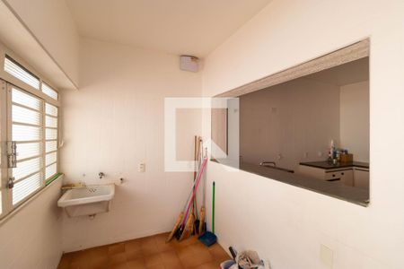 Casa à venda com 295m², 4 quartos e 16 vagas Casa à venda com 295m², 4 quartos e 16 vagasÁrea de Serviço