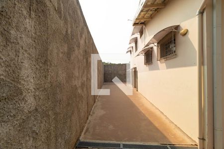 Casa à venda com 295m², 4 quartos e 16 vagas Casa à venda com 295m², 4 quartos e 16 vagasQuintal