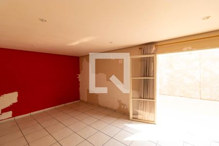 Casa à venda com 295m², 4 quartos e 16 vagas Casa à venda com 295m², 4 quartos e 16 vagasQuarto 01