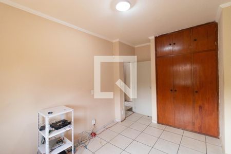 Casa à venda com 295m², 4 quartos e 16 vagas Casa à venda com 295m², 4 quartos e 16 vagasSuíte 02