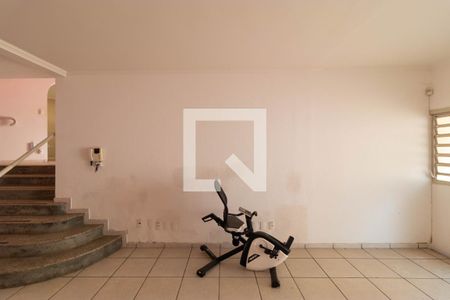 Casa à venda com 295m², 4 quartos e 16 vagas Casa à venda com 295m², 4 quartos e 16 vagasSalas