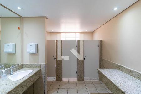 Casa à venda com 295m², 4 quartos e 16 vagas Casa à venda com 295m², 4 quartos e 16 vagasBanheiro 02