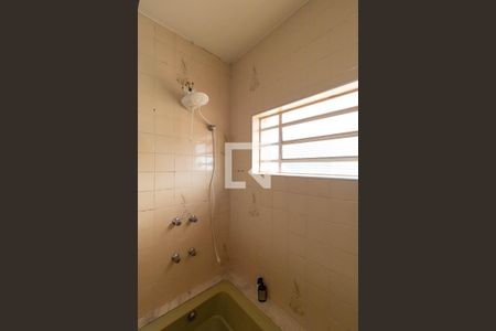 Casa à venda com 295m², 4 quartos e 16 vagas Casa à venda com 295m², 4 quartos e 16 vagasBanheiro da Suíte 02