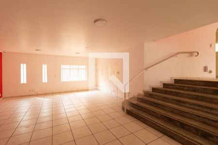 Casa à venda com 295m², 4 quartos e 16 vagas Casa à venda com 295m², 4 quartos e 16 vagasSalas