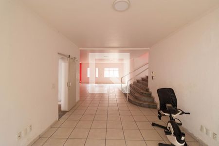 Casa à venda com 295m², 4 quartos e 16 vagas Casa à venda com 295m², 4 quartos e 16 vagasSalas