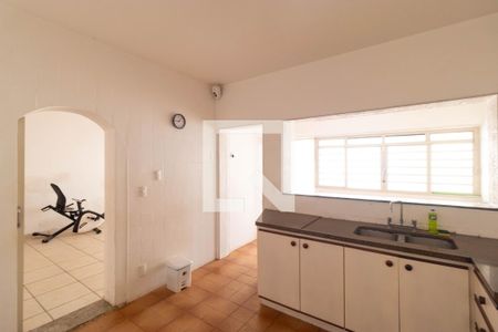 Casa à venda com 295m², 4 quartos e 16 vagas Casa à venda com 295m², 4 quartos e 16 vagasCozinha