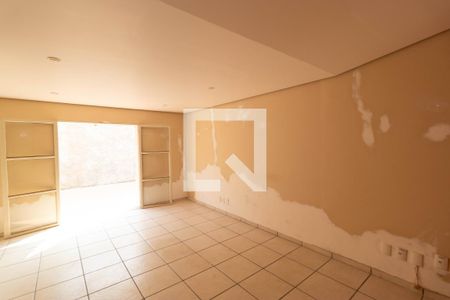 Casa à venda com 295m², 4 quartos e 16 vagas Casa à venda com 295m², 4 quartos e 16 vagasQuarto 02