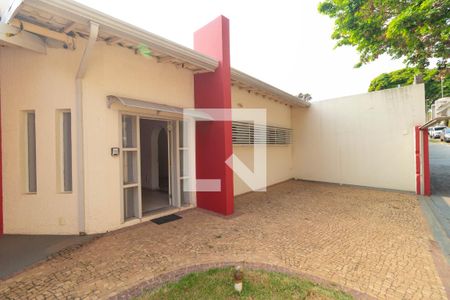 Casa à venda com 295m², 4 quartos e 16 vagas Casa à venda com 295m², 4 quartos e 16 vagasGaragem