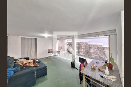 Casa à venda com 216m², 4 quartos e 1 vagaSalão