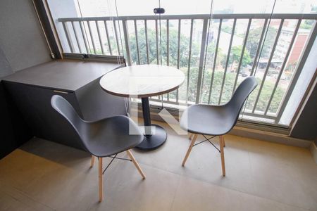 Studio à venda com 37m², 1 quarto e sem vaga Studio à venda com 37m², 1 quarto e sem vagaVaranda