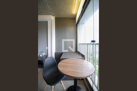 Studio à venda com 37m², 1 quarto e sem vaga Studio à venda com 37m², 1 quarto e sem vagaVaranda