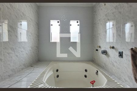 Casa à venda com 200m², 4 quartos e 4 vagasBanheiro da suíte