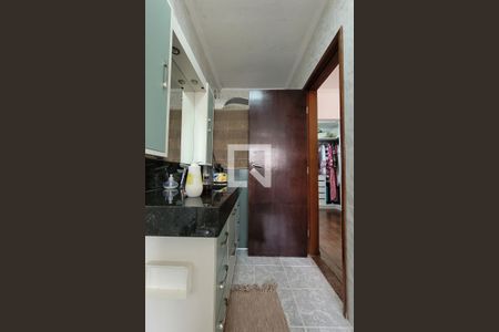 Casa à venda com 200m², 4 quartos e 4 vagasBanheiro da suíte