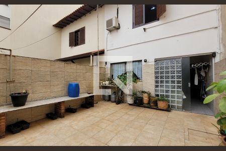 Casa à venda com 200m², 4 quartos e 4 vagasArea externa