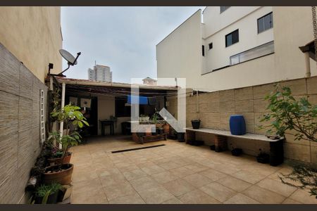 Casa à venda com 200m², 4 quartos e 4 vagasArea externa