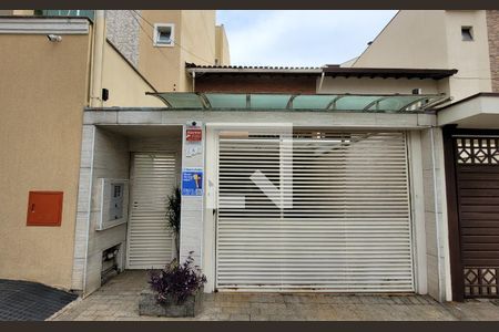 Casa à venda com 200m², 4 quartos e 4 vagasFachada