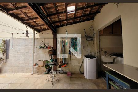 Casa à venda com 200m², 4 quartos e 4 vagasArea externa