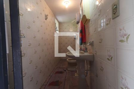 Casa à venda com 360m², 3 quartos e 6 vagasBanheiro Área externa 