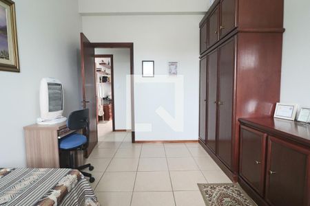 Casa à venda com 360m², 3 quartos e 6 vagasEscritório