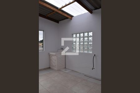 Casa para alugar com 60m², 2 quartos e 1 vagaÁrea de serviço