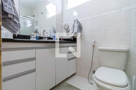 Casa à venda com 220m², 4 quartos e 3 vagasBanheiro da suíte