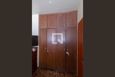 Casa à venda com 220m², 4 quartos e 3 vagasSuíte