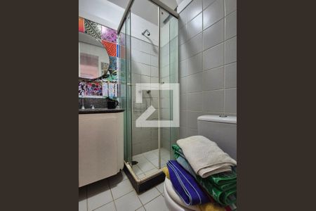 Casa de condomínio à venda com 126m², 4 quartos e 2 vagasBanheiro 2