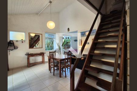 Casa de condomínio à venda com 126m², 4 quartos e 2 vagasSala de jantar