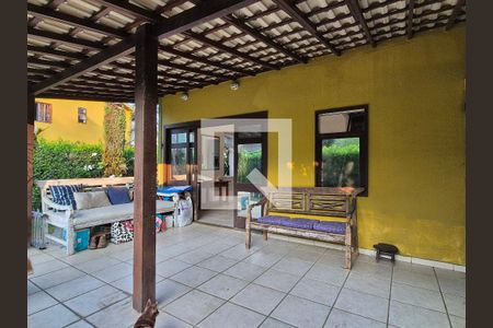 Casa de condomínio à venda com 126m², 4 quartos e 2 vagasVaranda