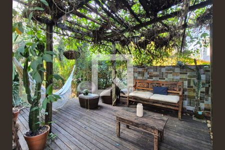 Casa de condomínio à venda com 126m², 4 quartos e 2 vagasÁrea externa