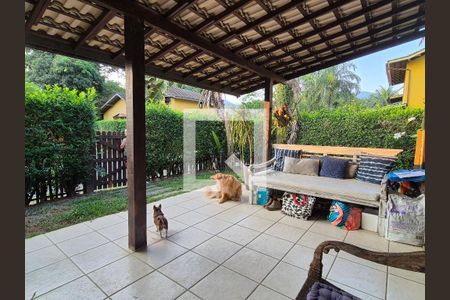 Casa de condomínio à venda com 126m², 4 quartos e 2 vagasVaranda