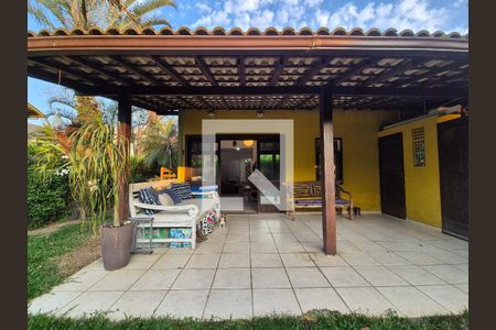 Casa de condomínio à venda com 126m², 4 quartos e 2 vagasVaranda