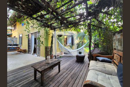 Casa de condomínio à venda com 126m², 4 quartos e 2 vagasÁrea externa